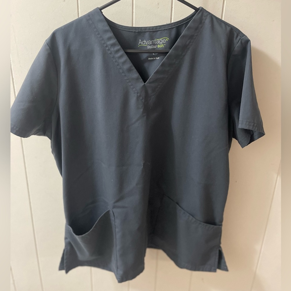 Advantage scrub top